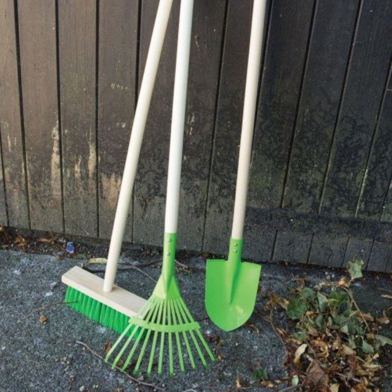 Long Handled Leaf Rake