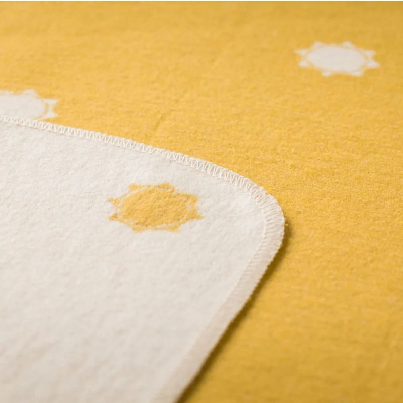 Juwel Baby Flannel Blanket - Suns Allover with Embroidery