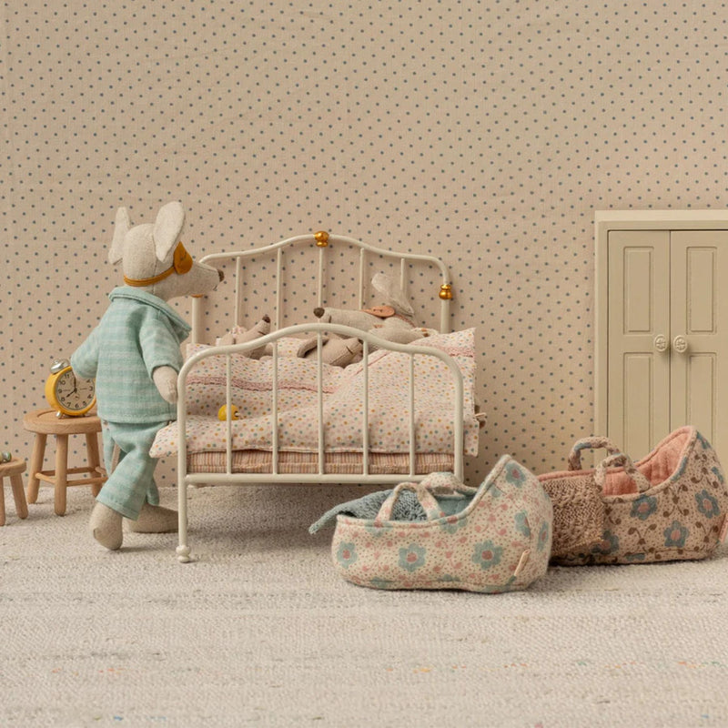 Carry Cot, Baby Mouse