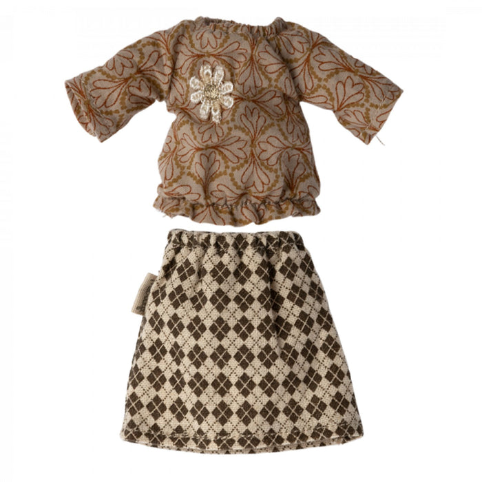 Blouse + Skirt for Grandma Mouse