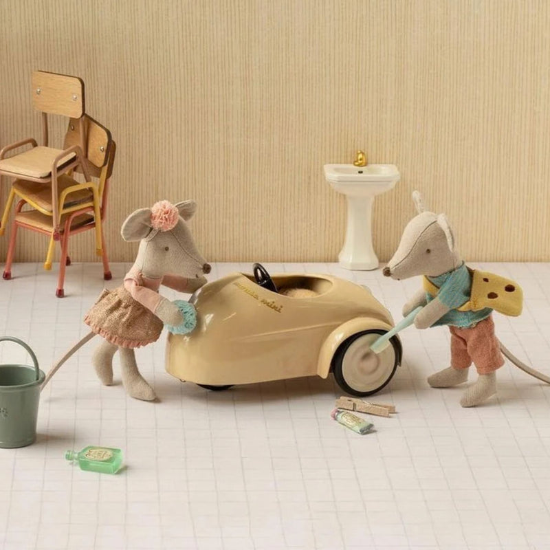 Driver Mouse, Little Sister