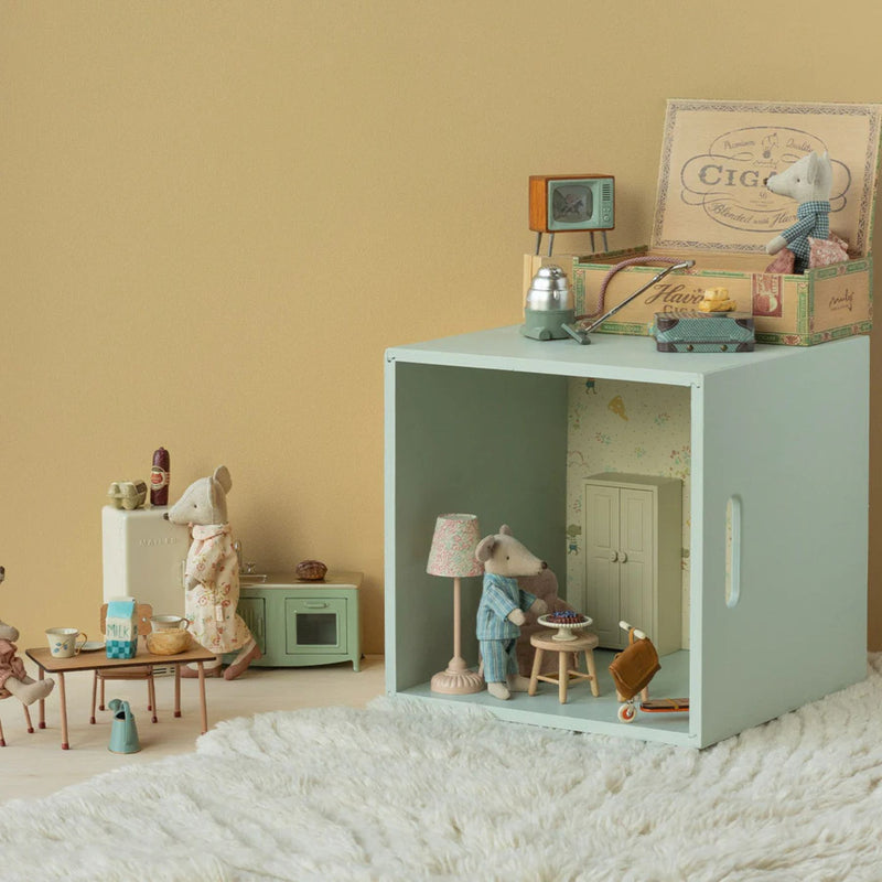 Grandma + Grandpa Mice in Cigarbox