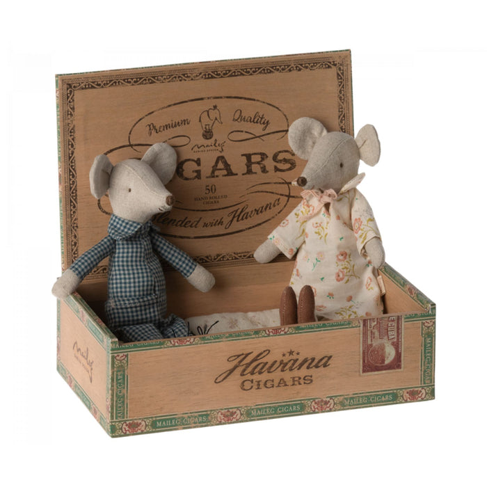 Grandma + Grandpa Mice in Cigarbox
