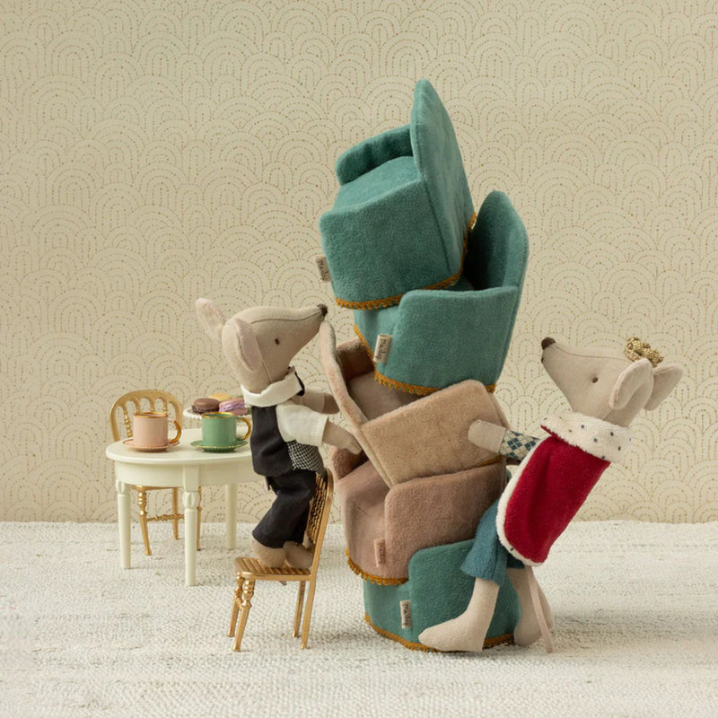 King Mouse in Castle Bag