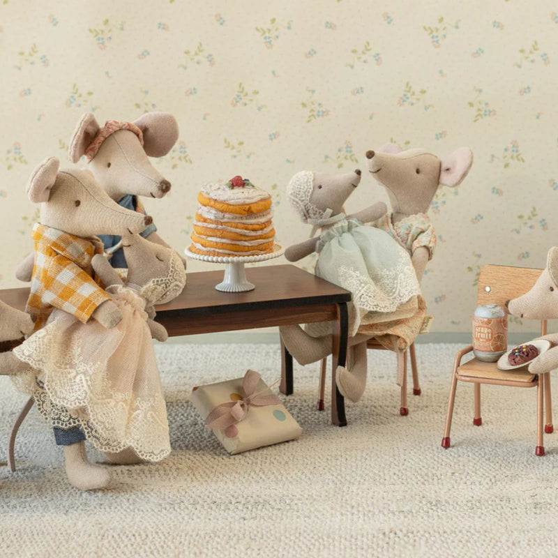 Party Cake + Stand, Mouse