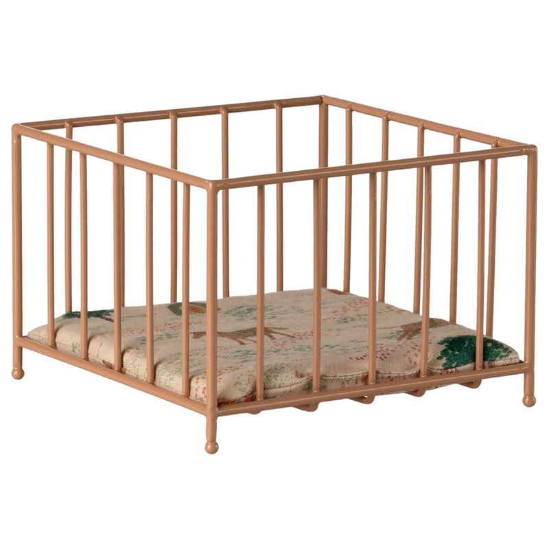 Playpen, Mirco