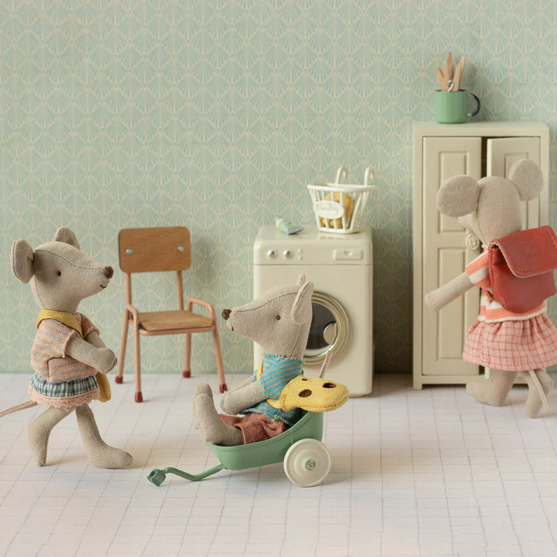 Tricycle Mouse, Big Sister