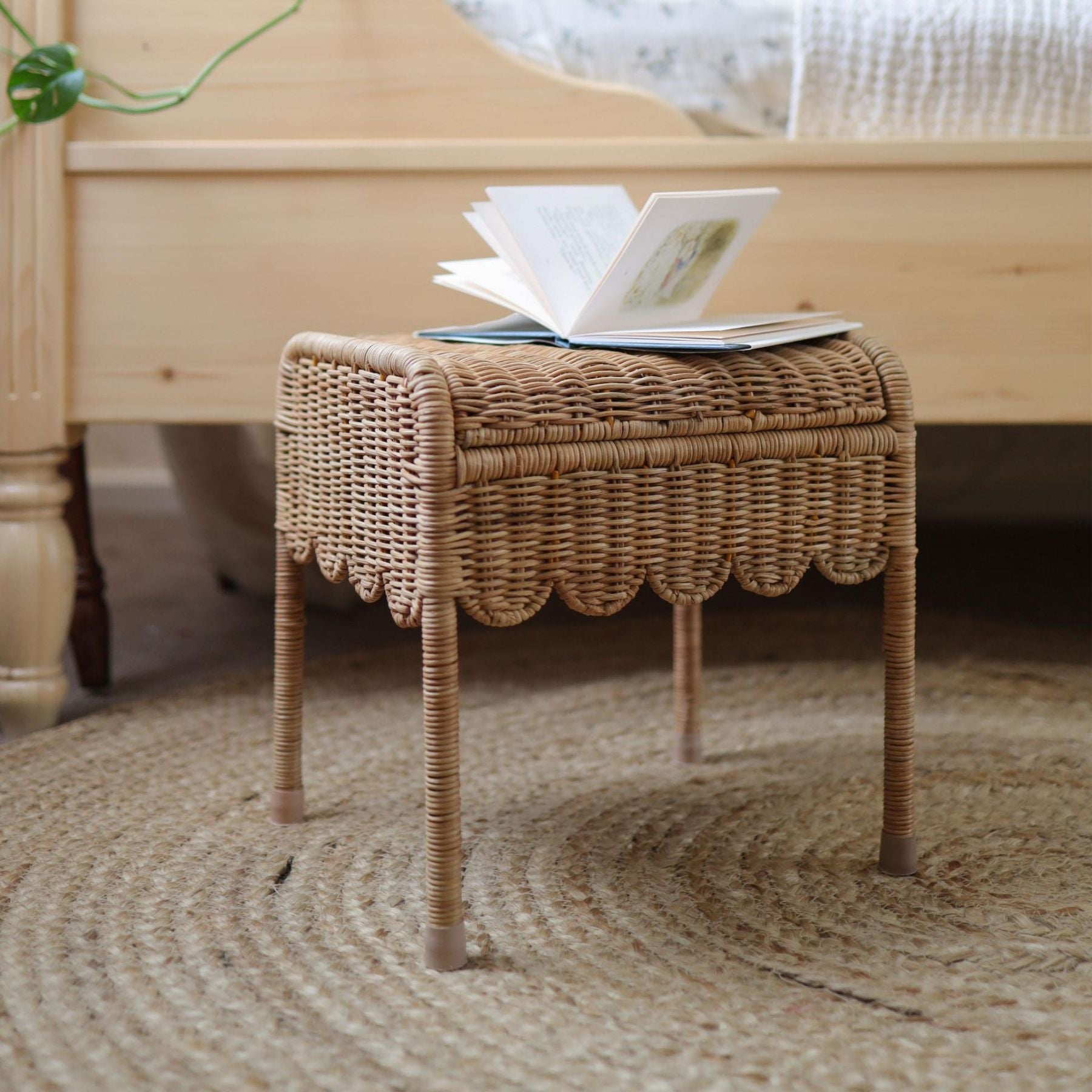 Olli Ella（オリエラ）STORIE STOOL natural Olli Ella Petal Storie Stool — Simply Green Baby